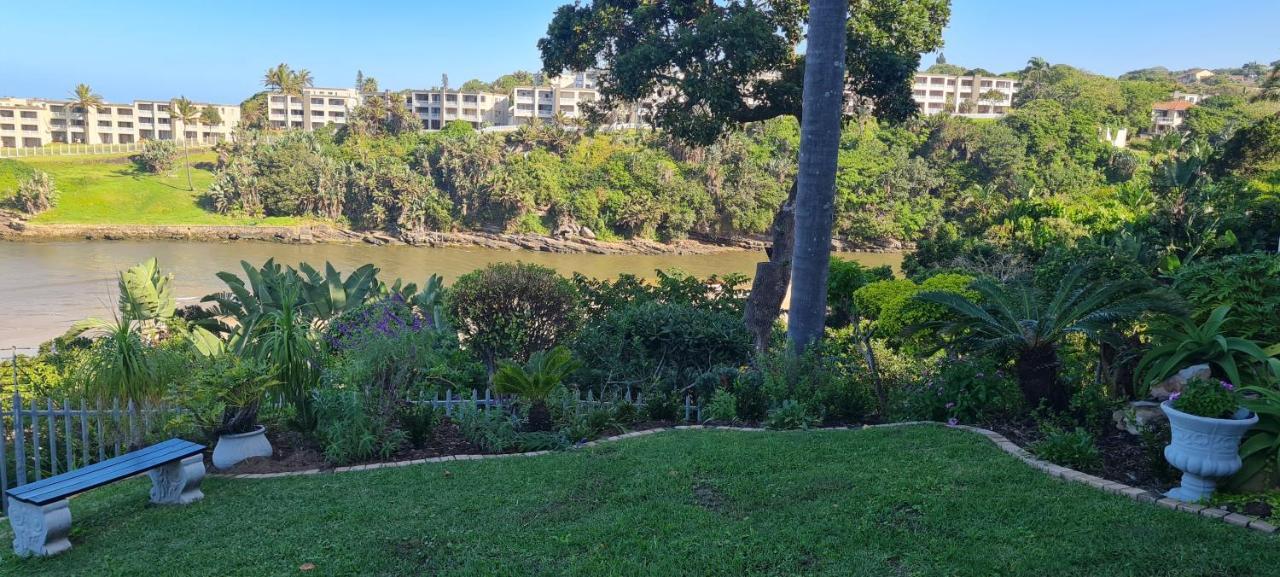 Aride 4 Awesome View Of Uvongo Main Swimming Beach From Communal Braai Area Margate Exterior photo